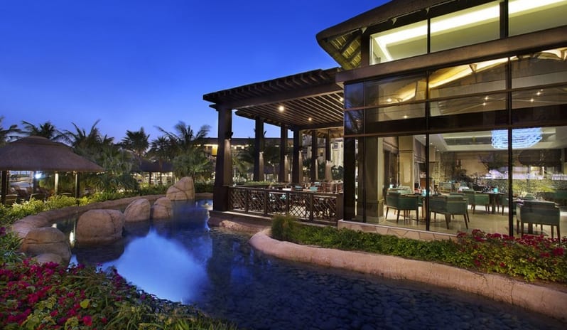 MOANA NIGHT EXTERIOR